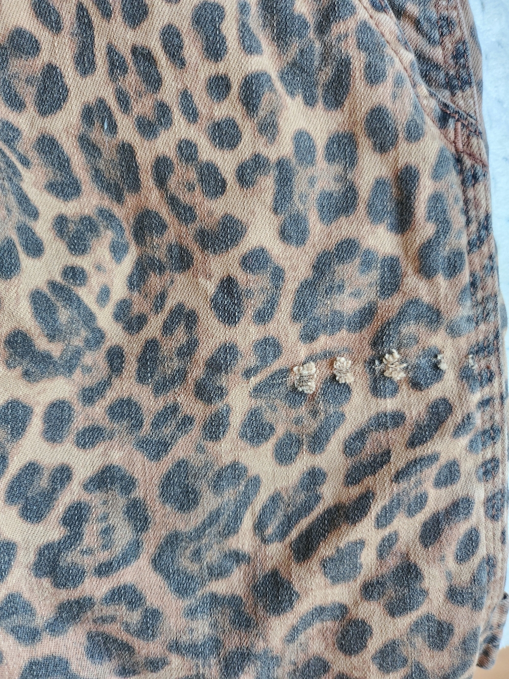 GAP 90's Loose Carpenter Mid Rise Leopard-Print Wide Leg Pant - Picture 6 of 6